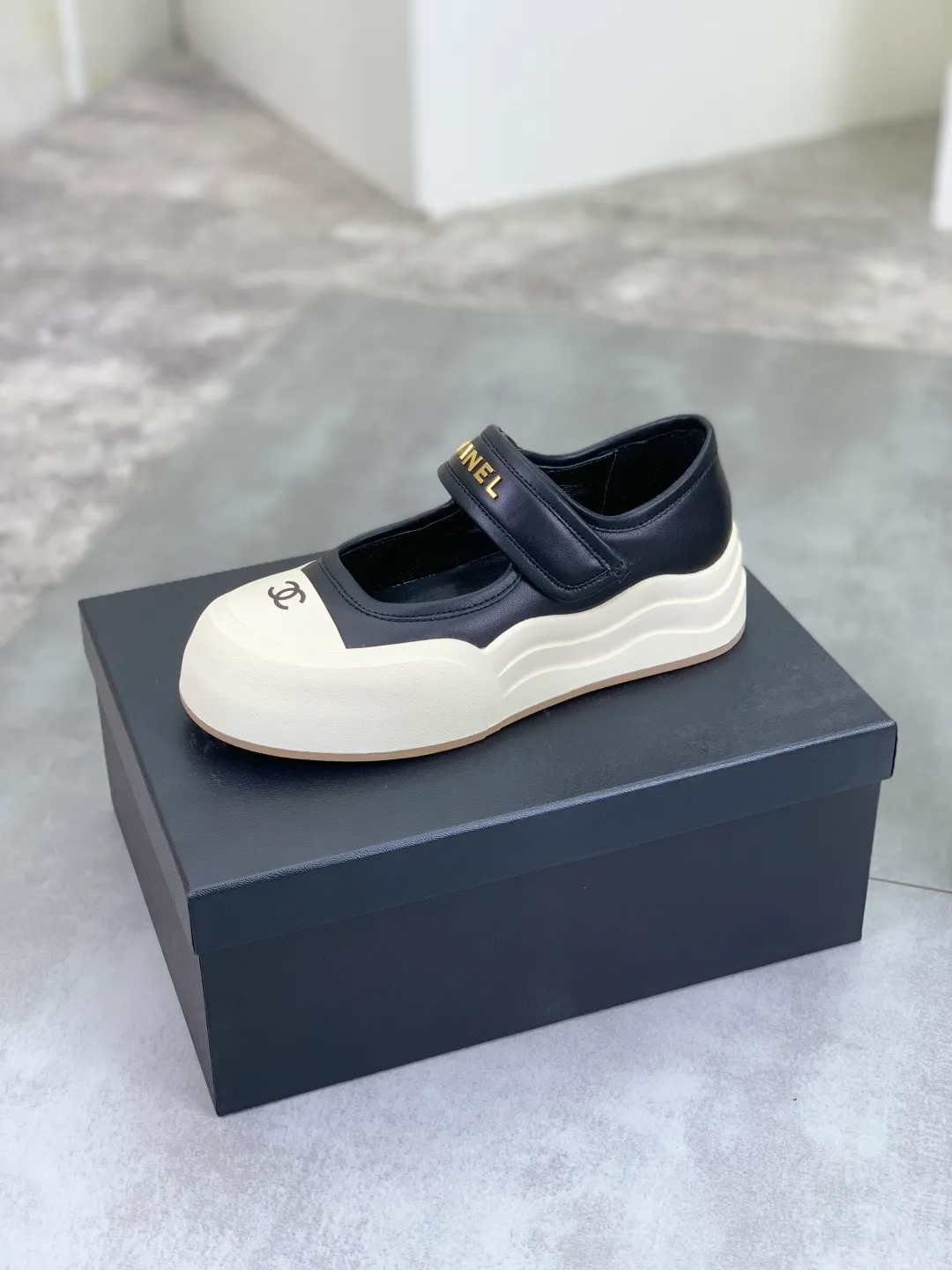 Men's men's shoes 💰P562 new high quality Chanel 25k spring counter new top quality [proud] This boot is really a lucky star for small people, thick sole 5cma more refined rhombus, slim legs, the key is very comfortable upper foot: imported cowhide lining: sheepskin lining outsole: genuine molded tpu outsole ~ 5cm heel height Color: 3️⃣ colors available Size: 35-40 (41 made to order, non-refundable)